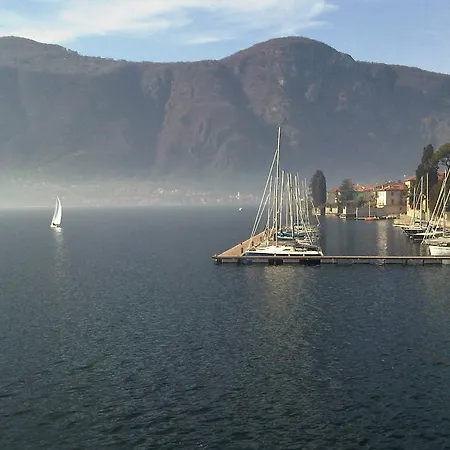 Crotto Di Somana مانديلو ديل لاريو